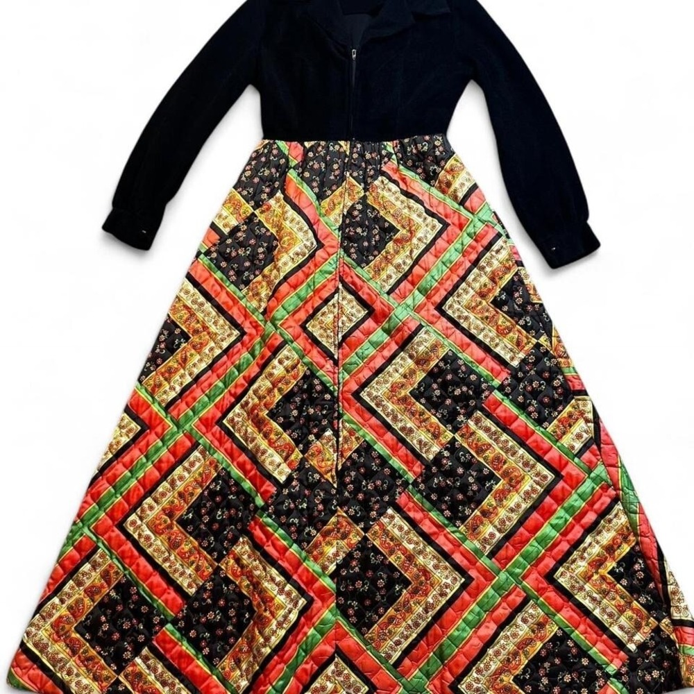 1970's Vintage Evelyn Pearson Lounge Apparel Quilted‎ Dress W/Velour Like Top